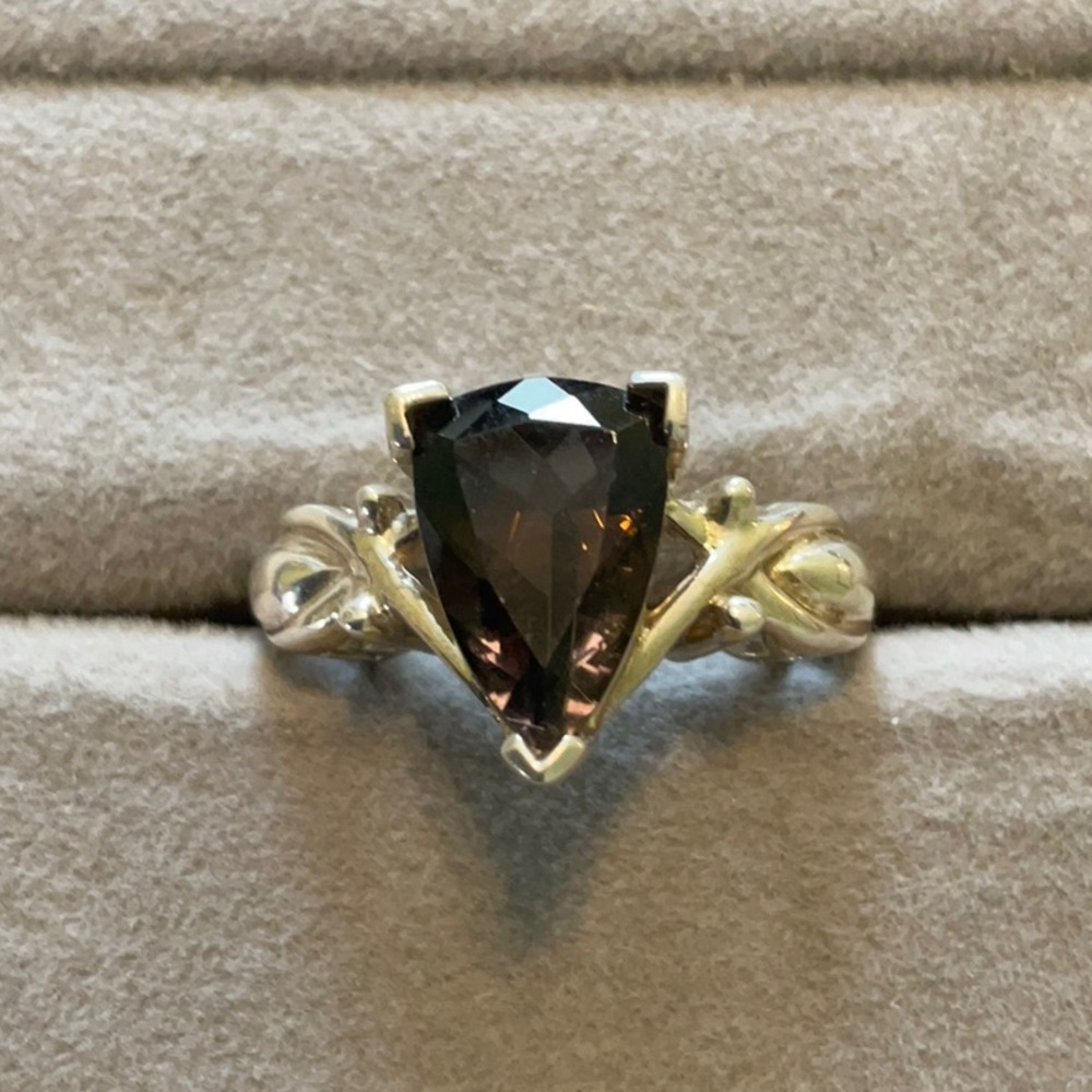 Elegant Sterling Silver and Black Gemstone Ring